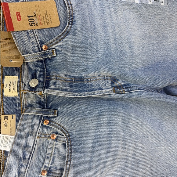 Levi's 501 Light Blue Denim Jeans with Leather Patch - Picture 6 of 6